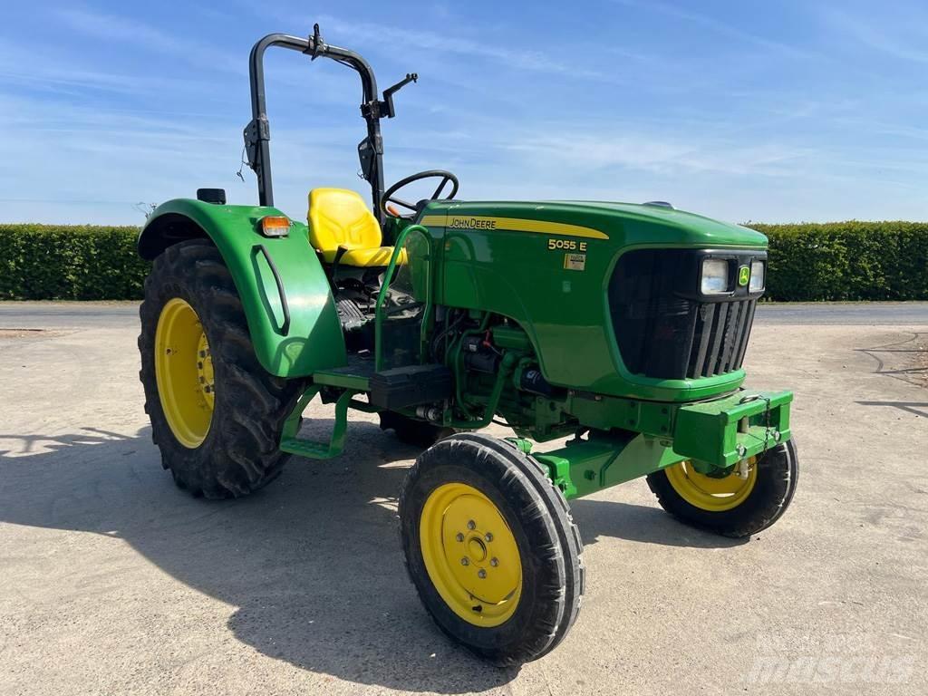 John Deere 5055E Tracteur