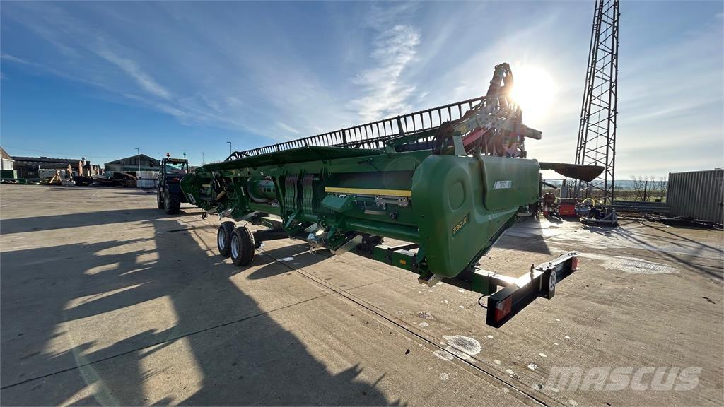 John Deere 730X Moissonneuse batteuse