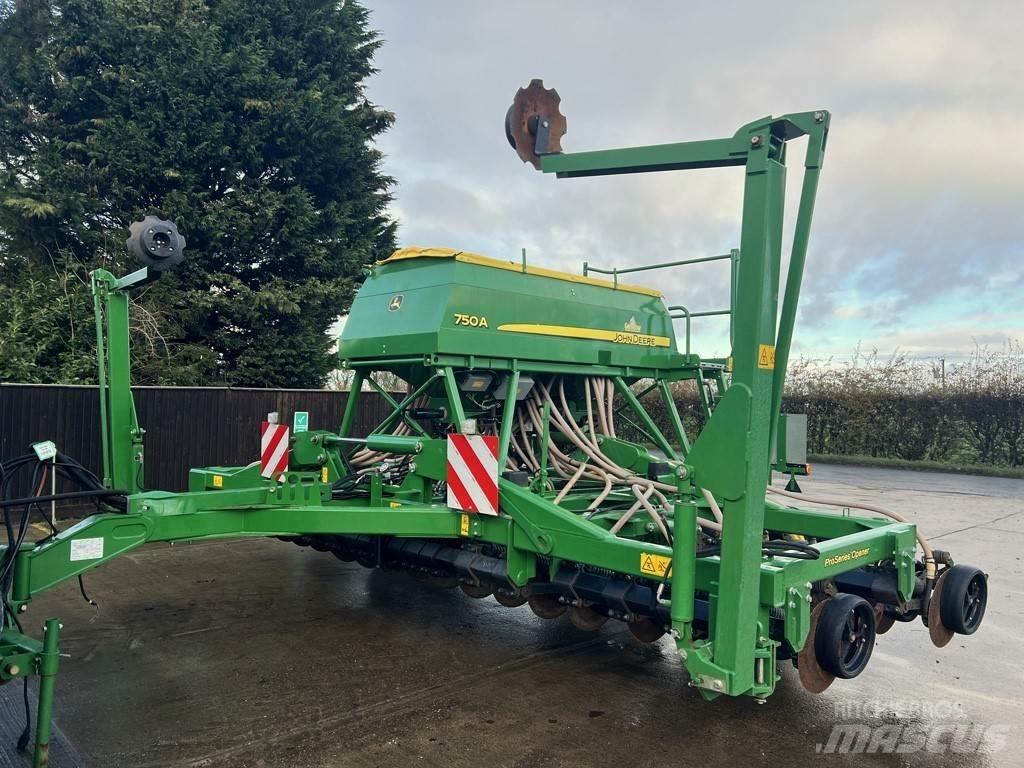 John Deere 750A Semoir