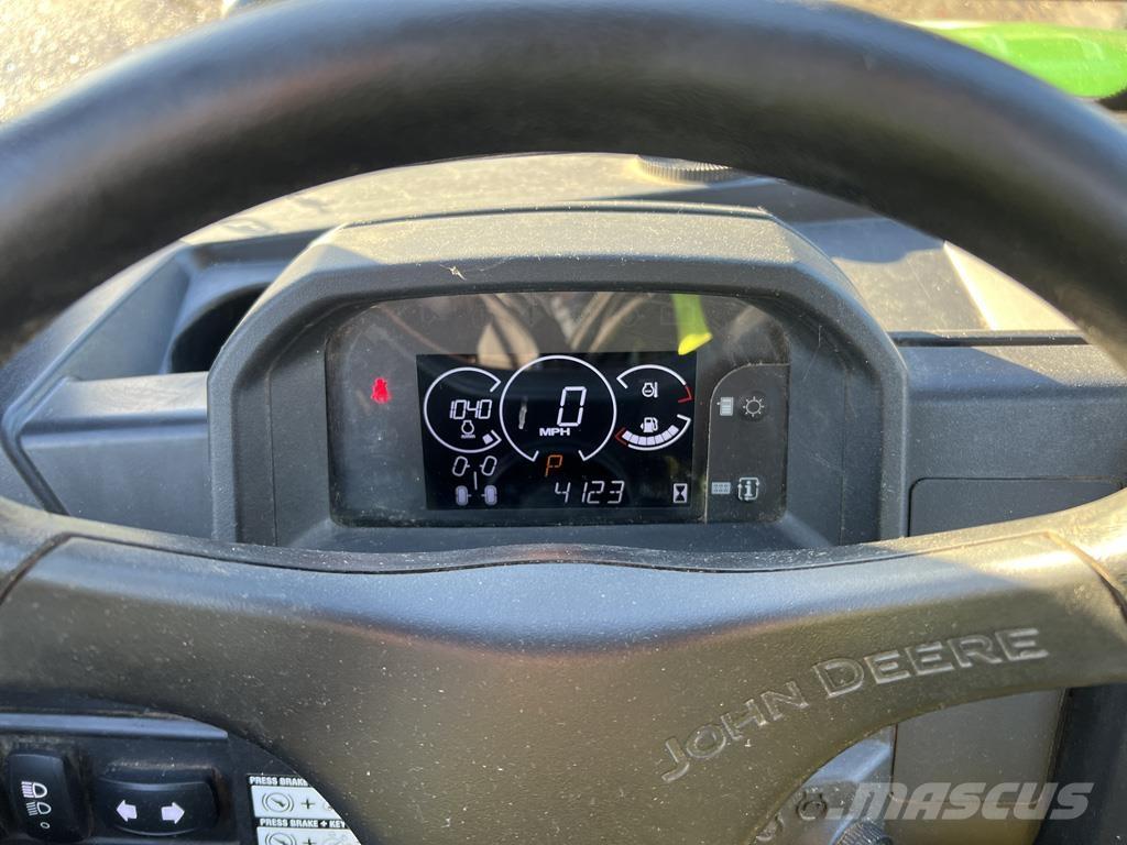 John Deere 865M Quad