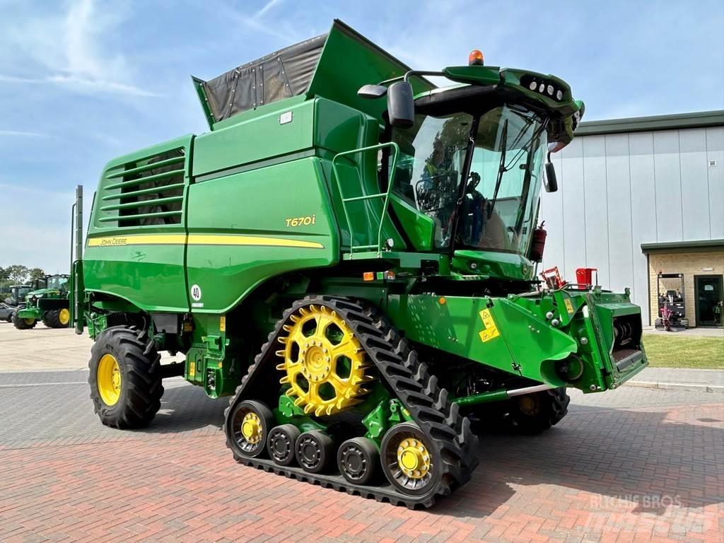 John Deere T670 Moissonneuse batteuse