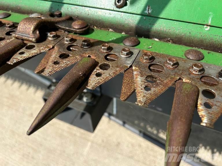 John Deere T670 Moissonneuse batteuse