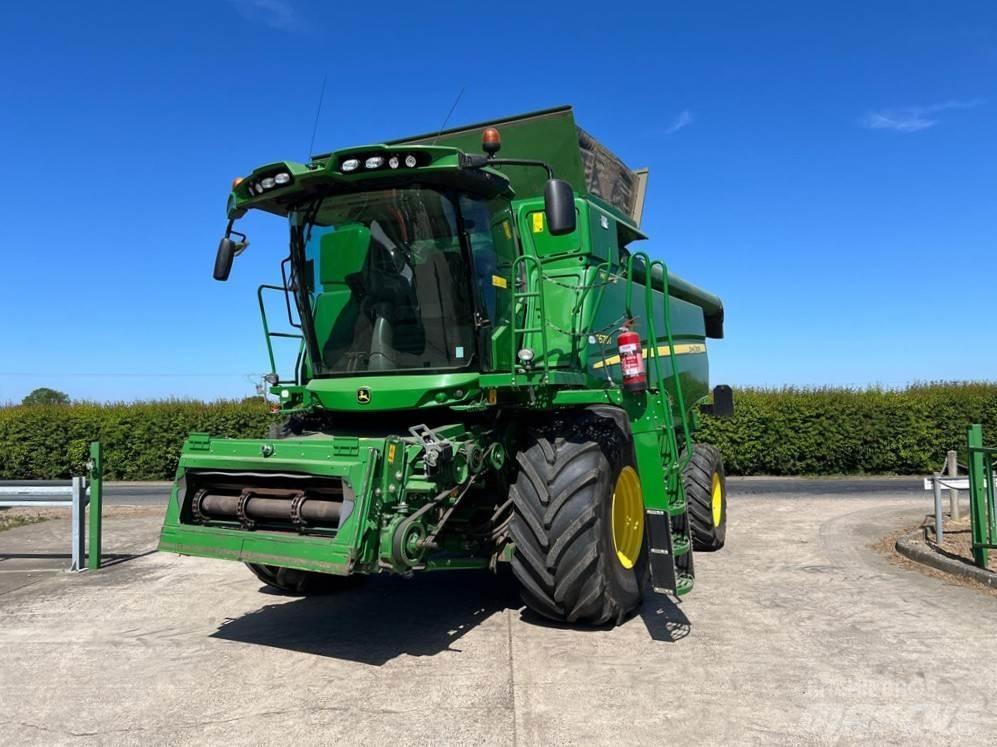 John Deere T670HM Moissonneuse batteuse