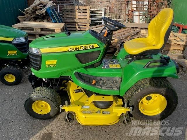 John Deere X750 Tracteur
