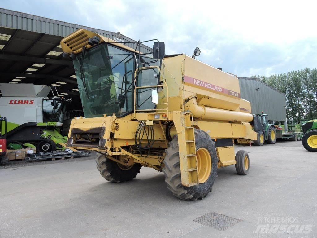 New Holland TX34 Moissonneuse batteuse