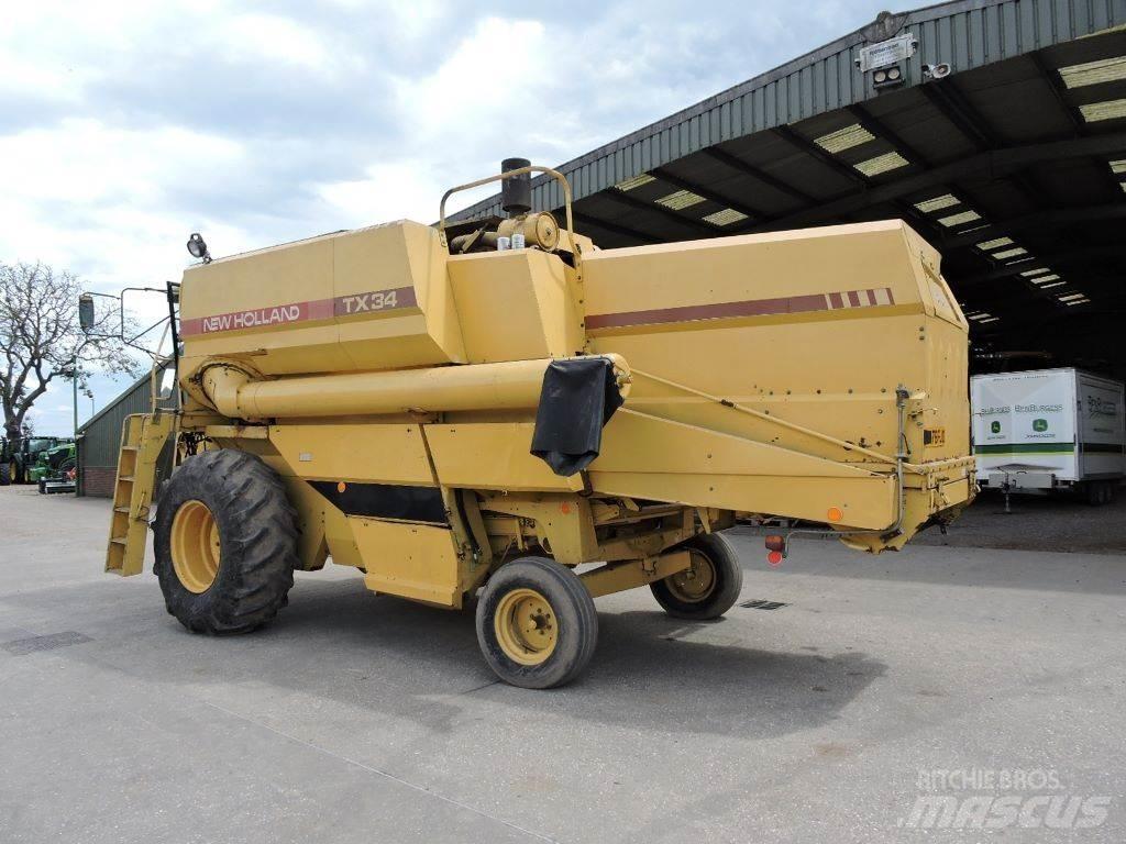 New Holland TX34 Moissonneuse batteuse