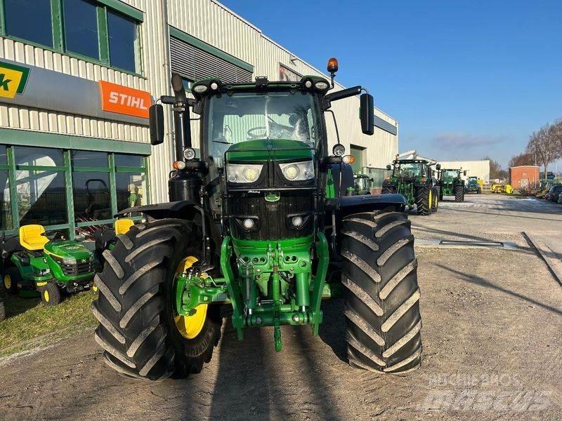John Deere 6215R Tracteur