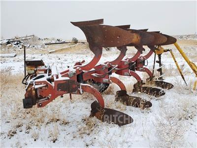 Case IH 145 Charrue non réversible