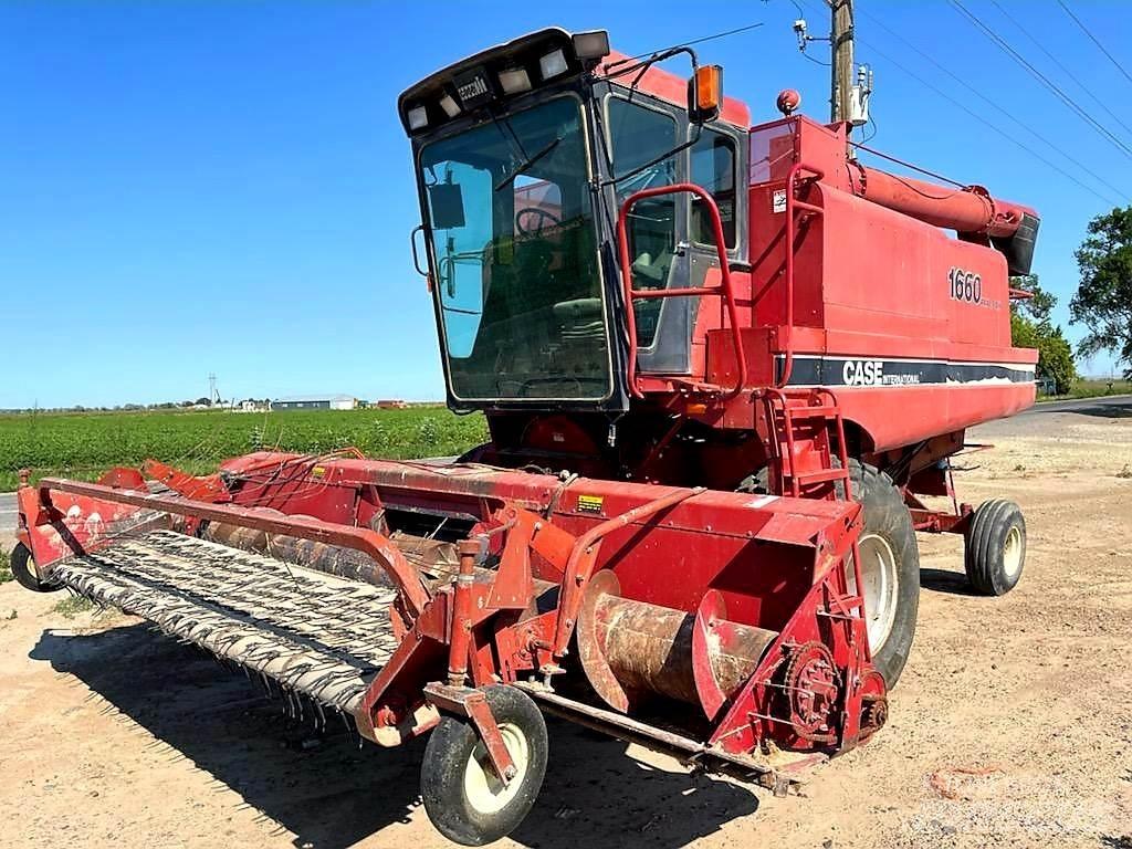 Case IH 1660 Moissonneuse batteuse