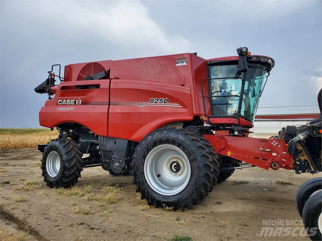 Case IH 8250 Moissonneuse batteuse