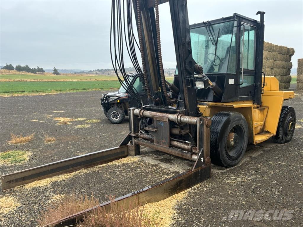 Hyster H210XL Pince à balle
