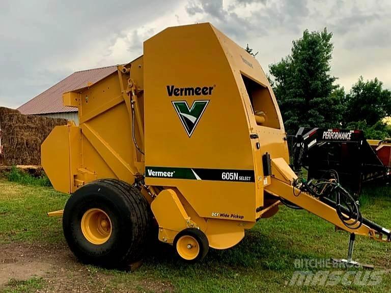 Vermeer 605N Presse à balle ronde