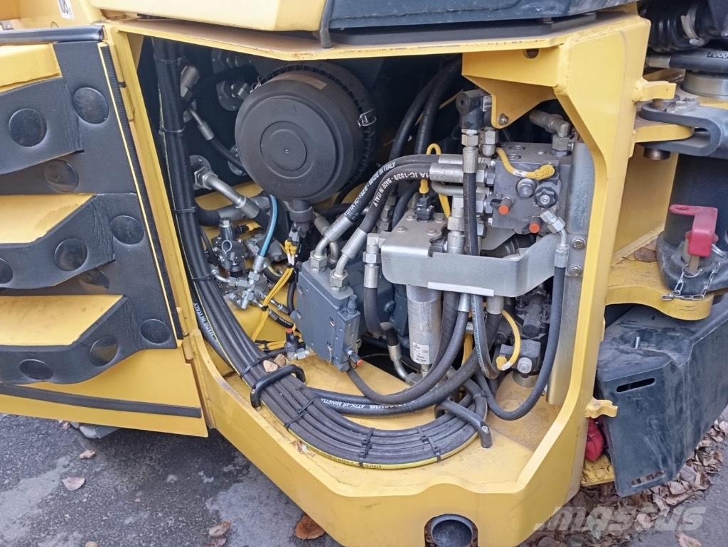 Bomag BW 203 AD-4 Rouleaux tandem