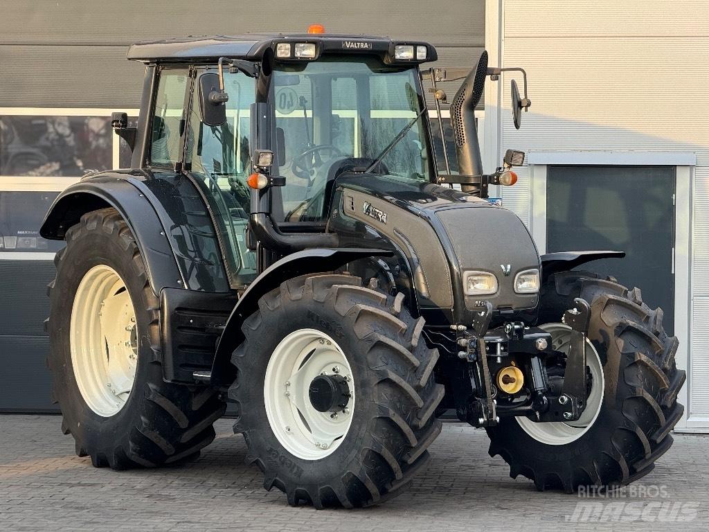 Valtra N 122 V Tracteur