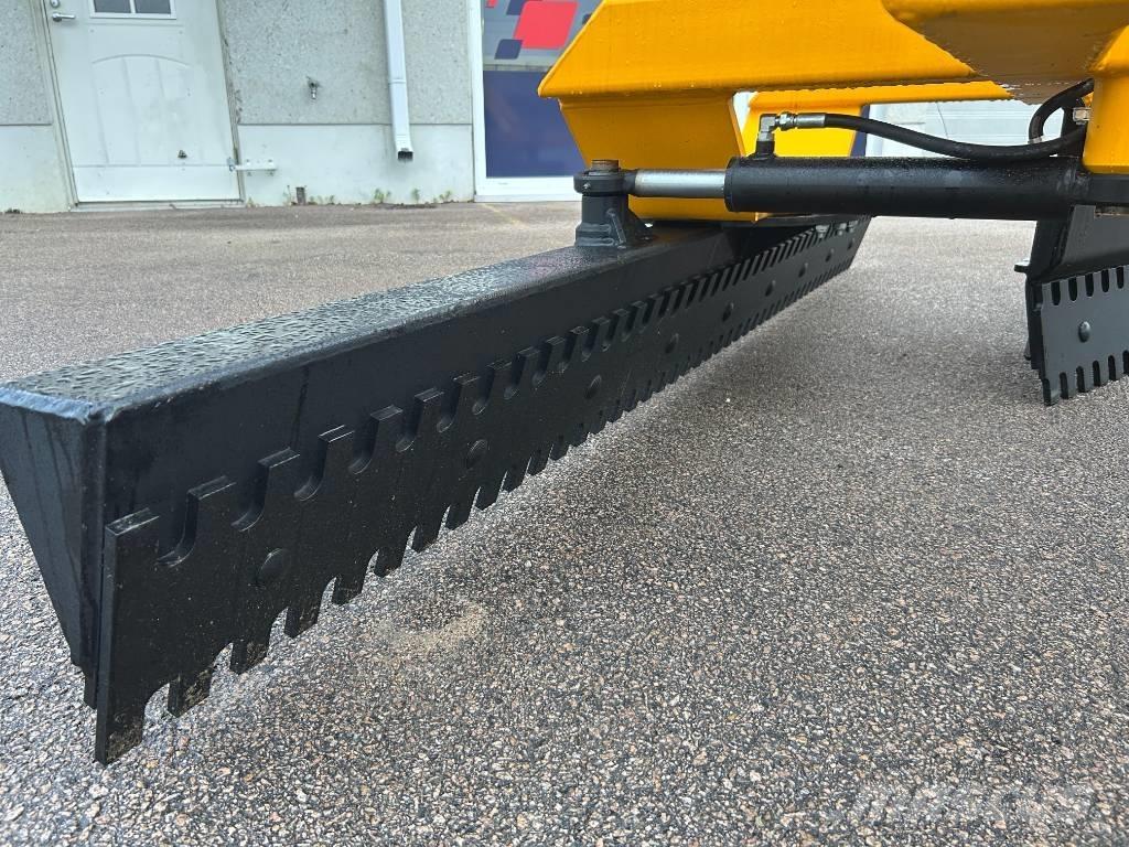 Nytek Dragger 280 Niveleuse, lame