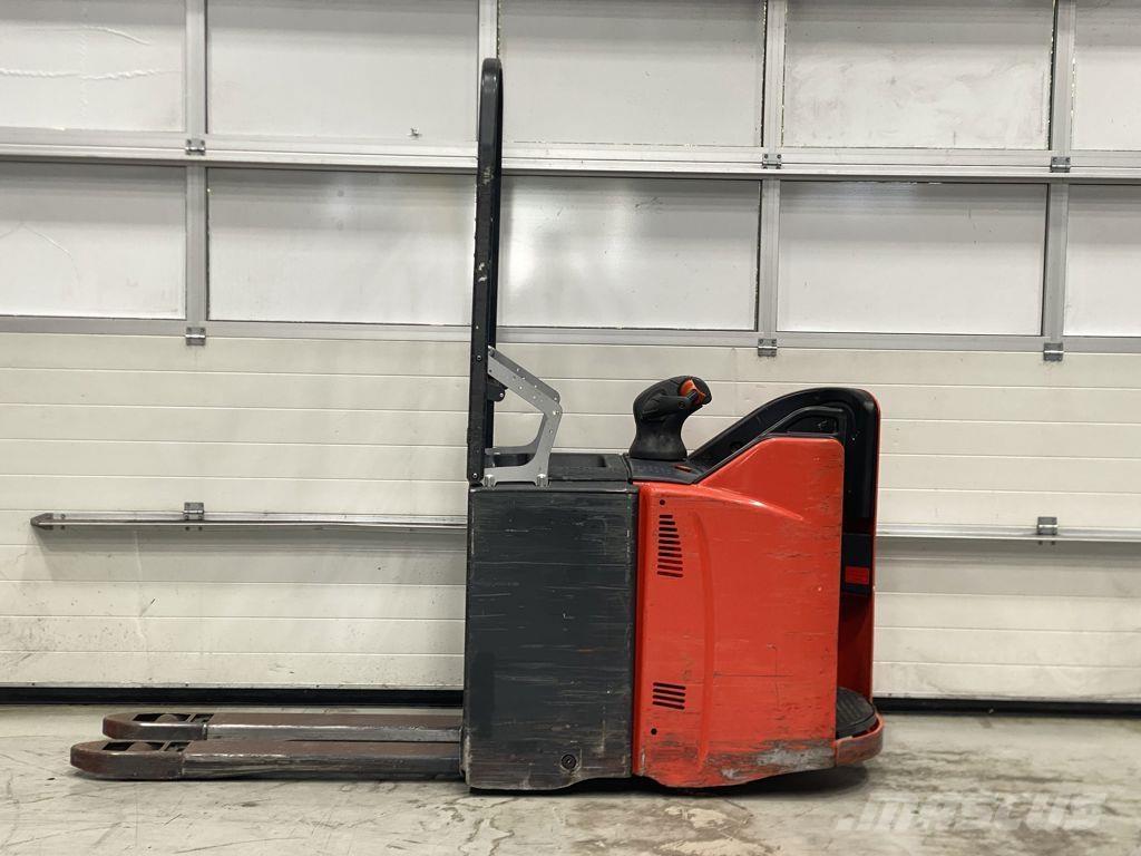 Linde T20SP Transpalette accompagnant porté debout