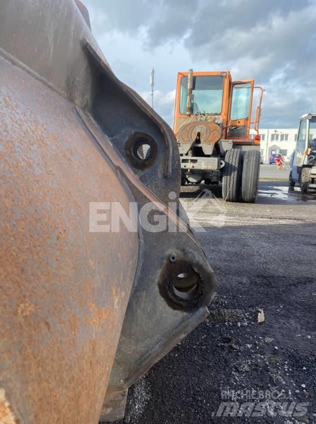 Volvo Godet Chargeuse sur pneus
