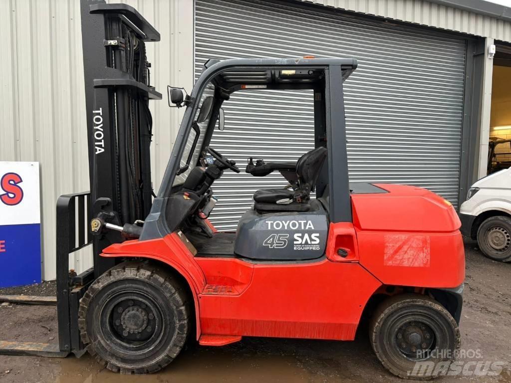 Toyota 7 FD 40 Chariots diesel