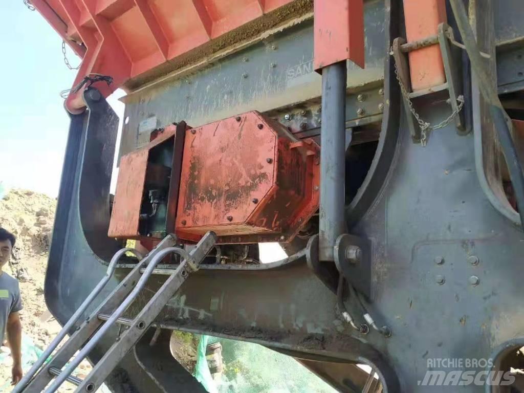 Sandvik QJ330 Concasseur mobile