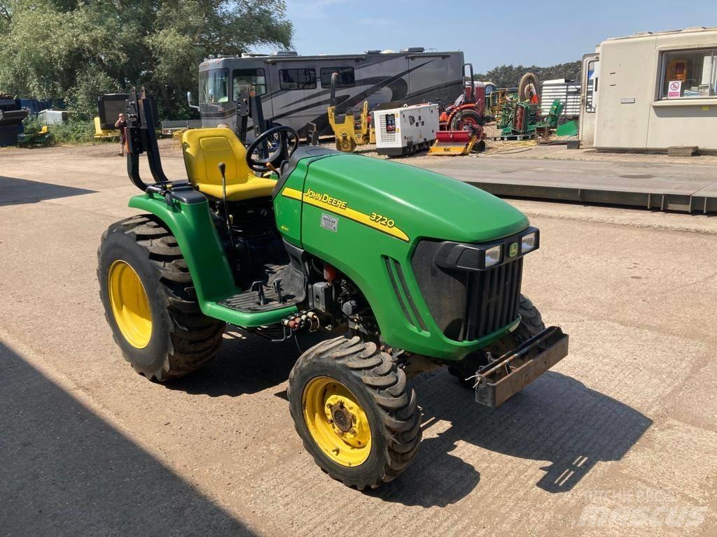 John Deere 3720 Tracteur