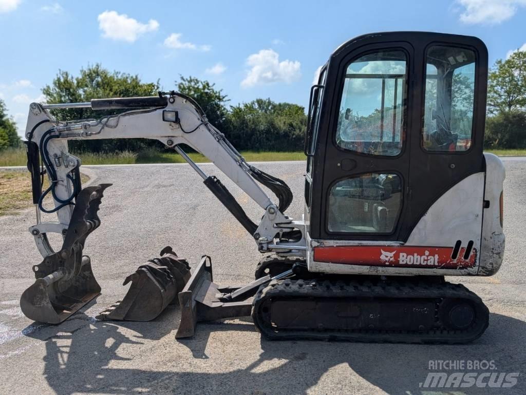 Bobcat 325 G Mini pelle < 7t