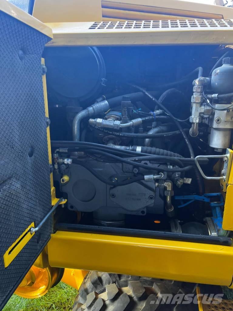 Liebherr A 900 C ZW Pelle sur pneus