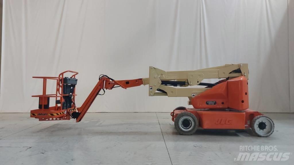 JLG E 400 AJPN Nacelles articulées