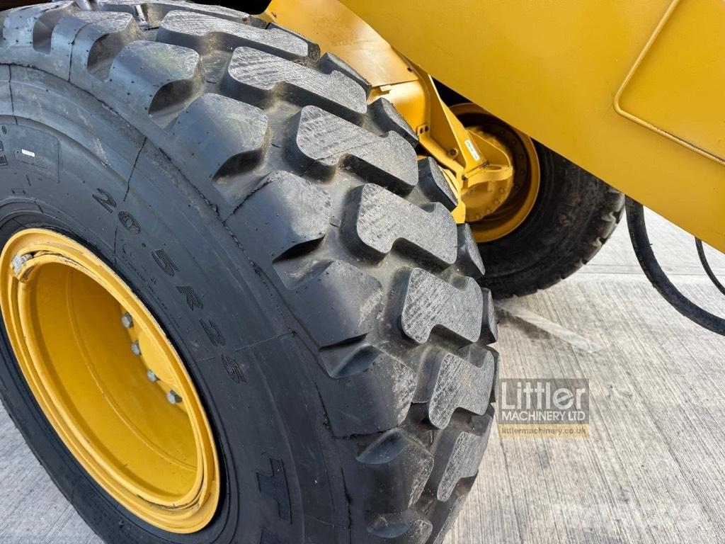 CAT 938 M Chargeuse sur pneus