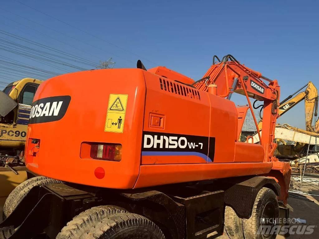 Doosan 150 W-7 Pelle sur pneus