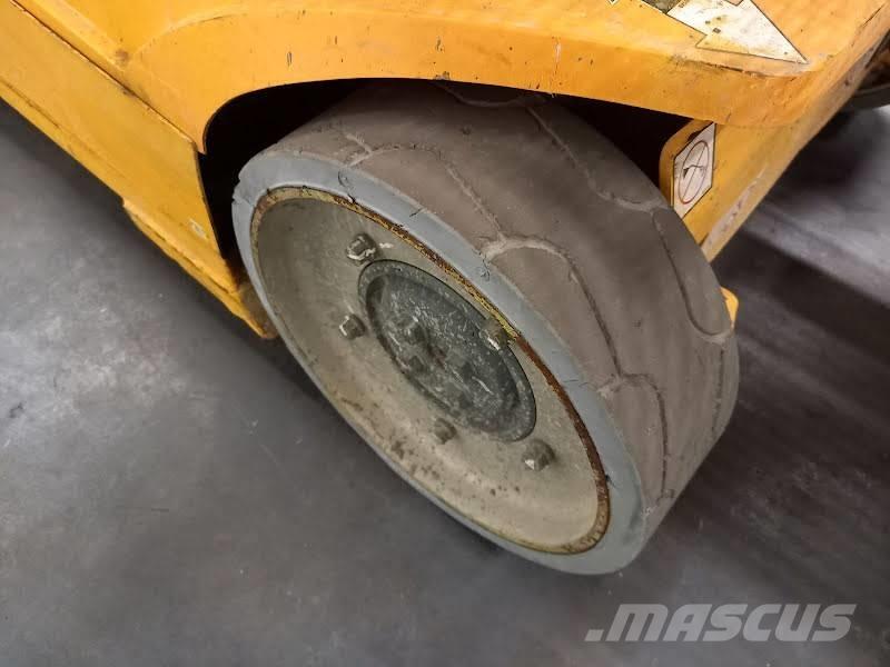 JLG Toucan 8 E Mât vertical