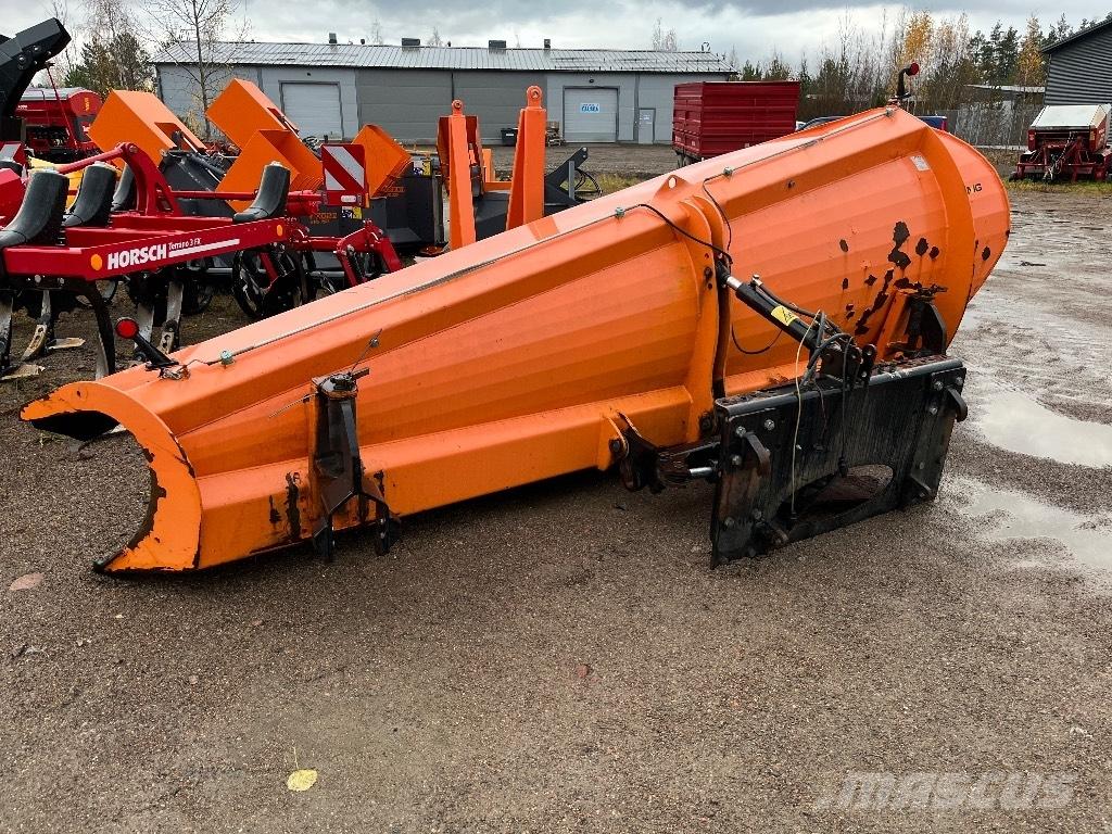 FMG 390 Chasse neige