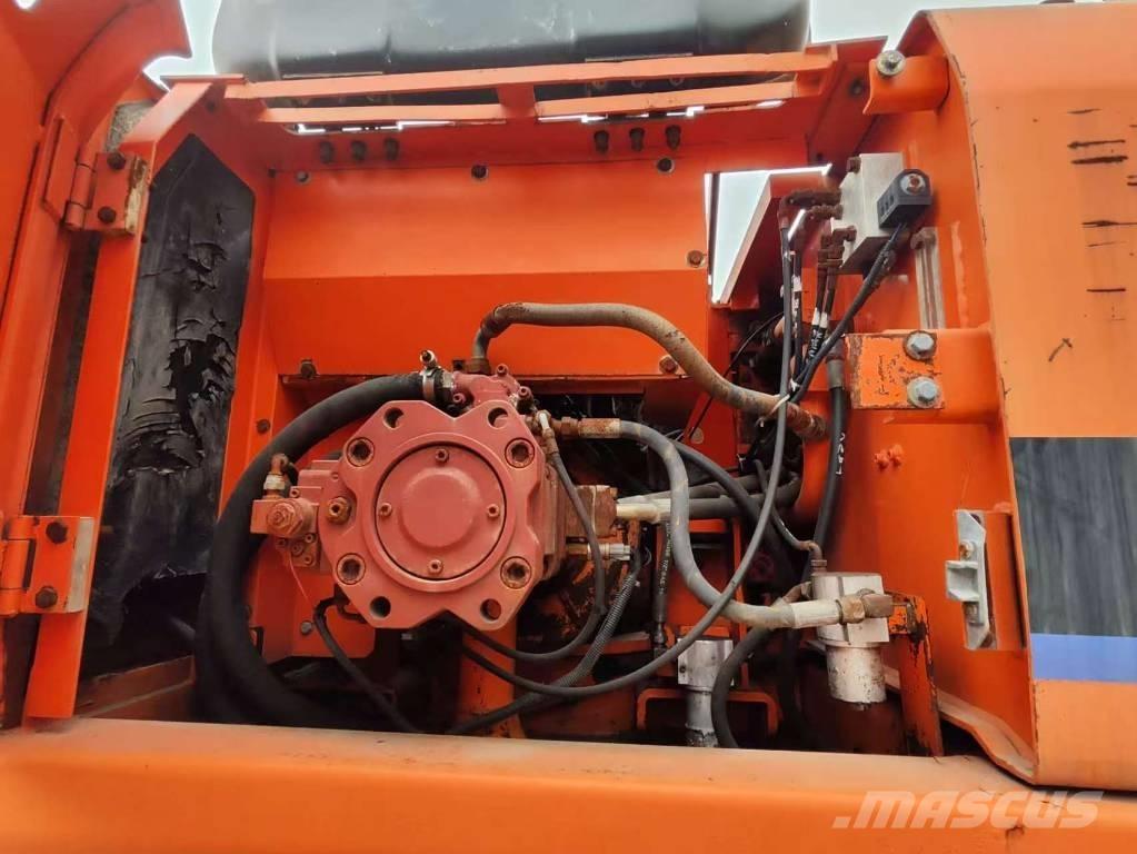 Doosan DH 210 W-7 Pelle sur pneus