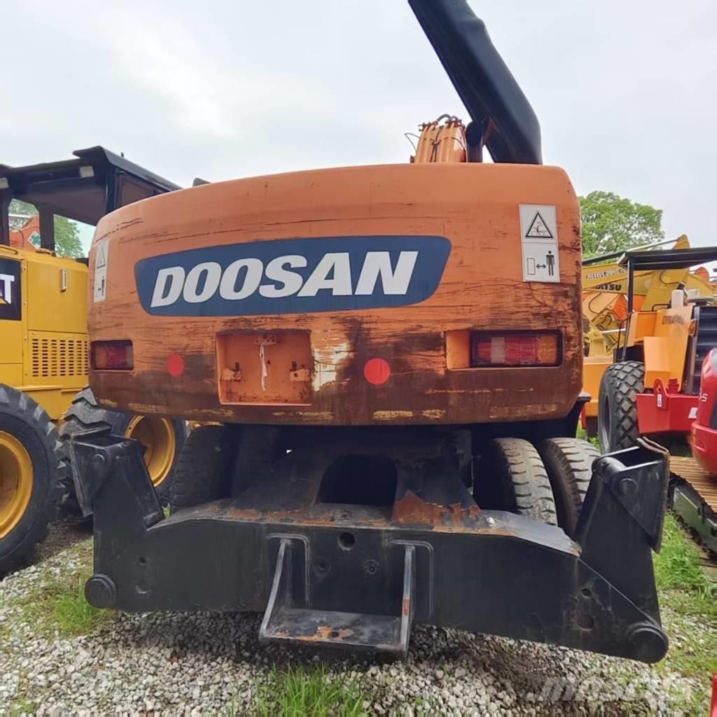 Doosan DH 210 W-7 Pelle sur pneus