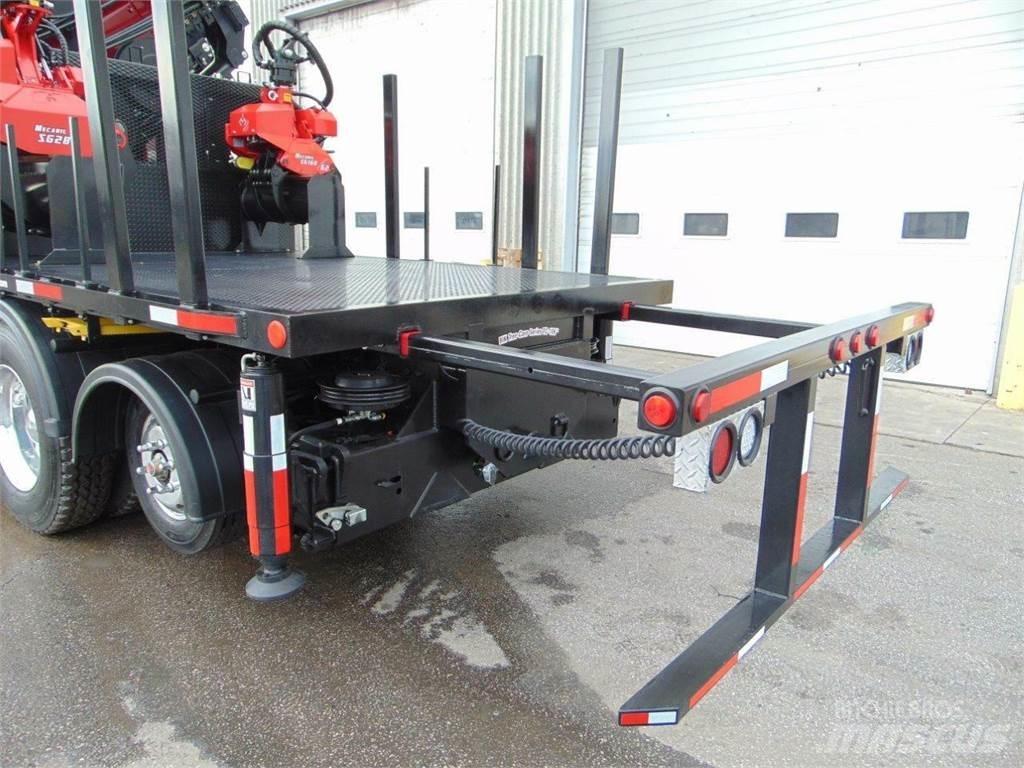 BIK TC-106 Camion plateau ridelle avec grue