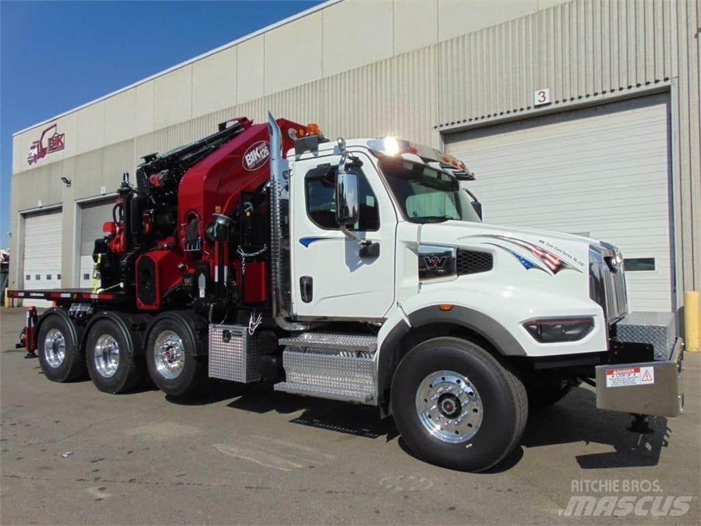 BIK TC-126 Camion plateau ridelle avec grue