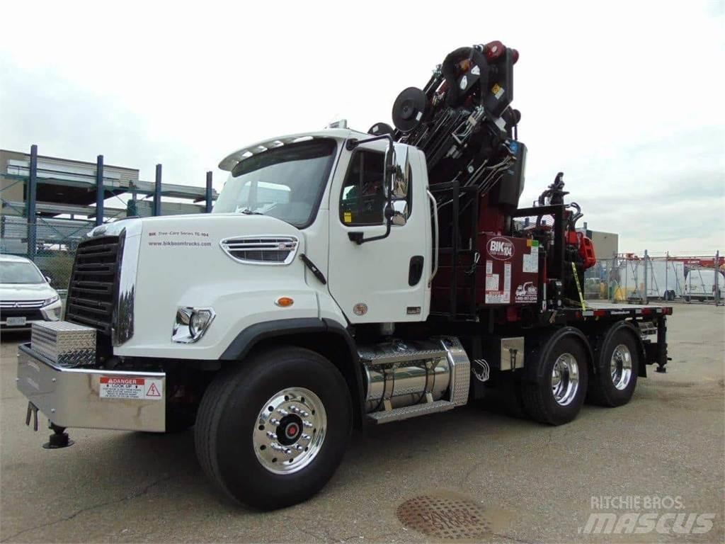 BIK TC-98 Camion plateau ridelle avec grue