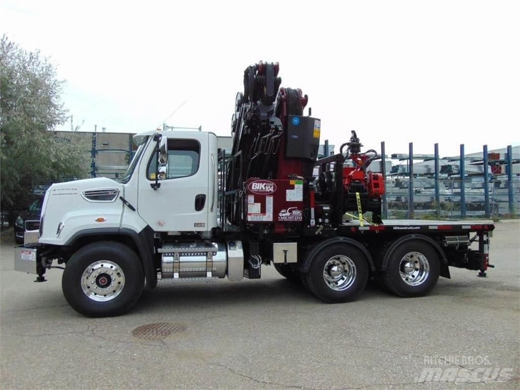BIK TC-98 Camion plateau ridelle avec grue
