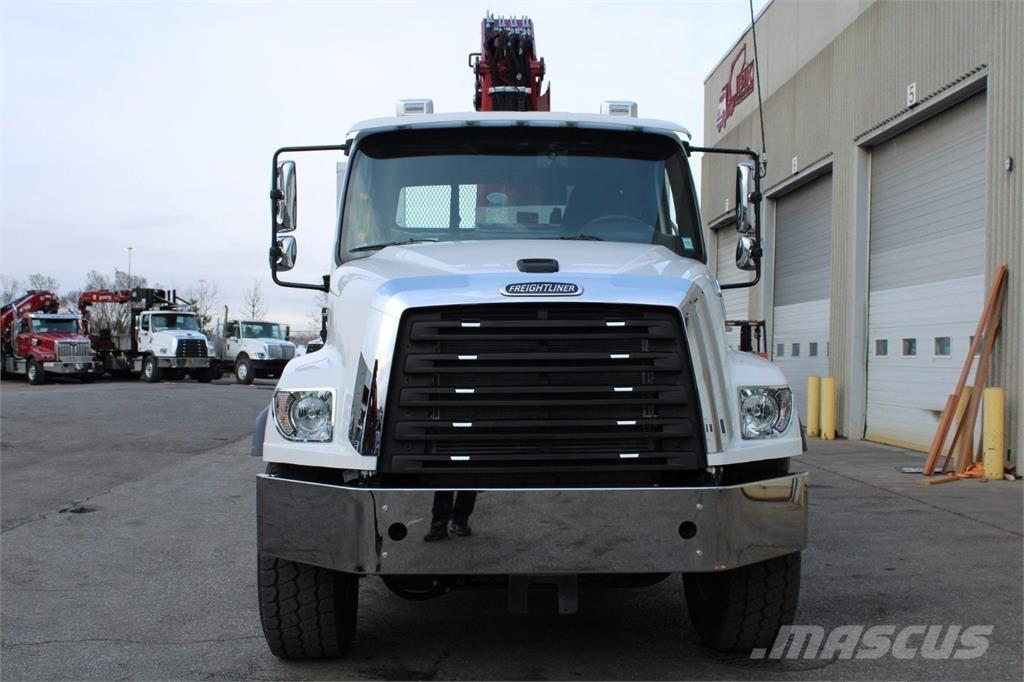 BIK WC 75 Camion plateau ridelle avec grue