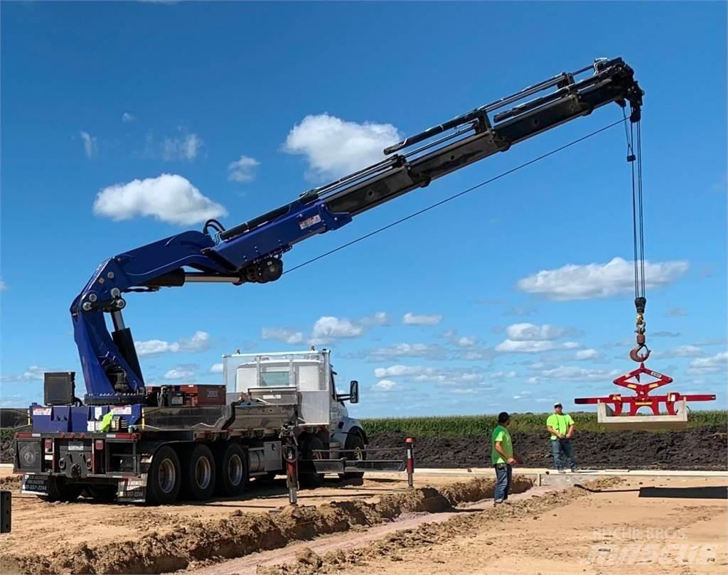 PM 100026-SP Camion plateau ridelle avec grue
