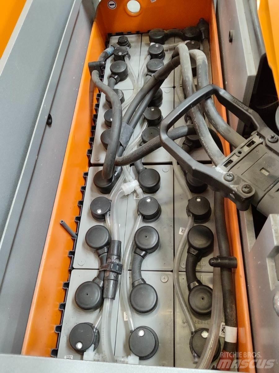 Still EK-X10 Préparateur de commande haute levée