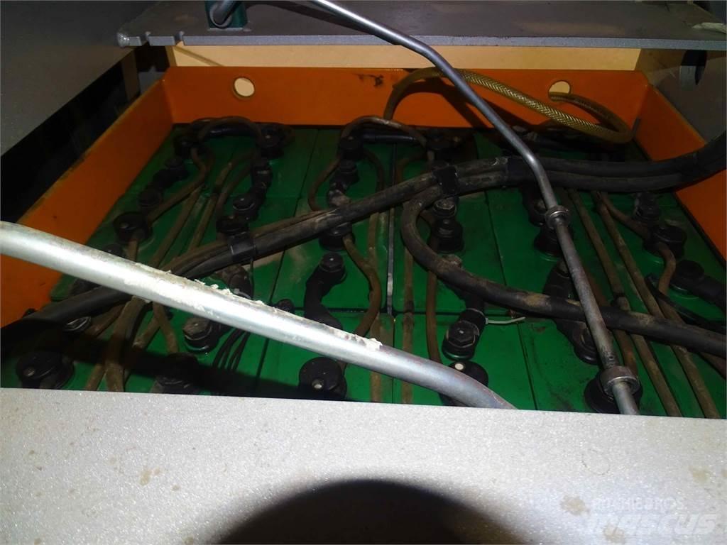 Still EK-X48 Préparateur de commande haute levée