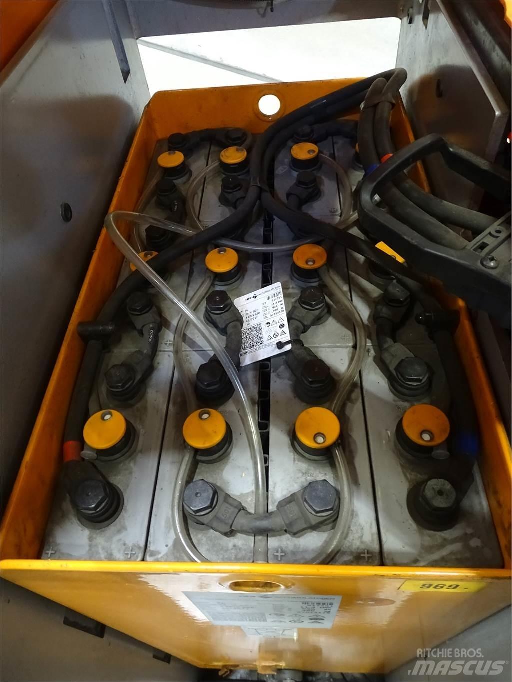 Still EK-X790 Préparateur de commande haute levée