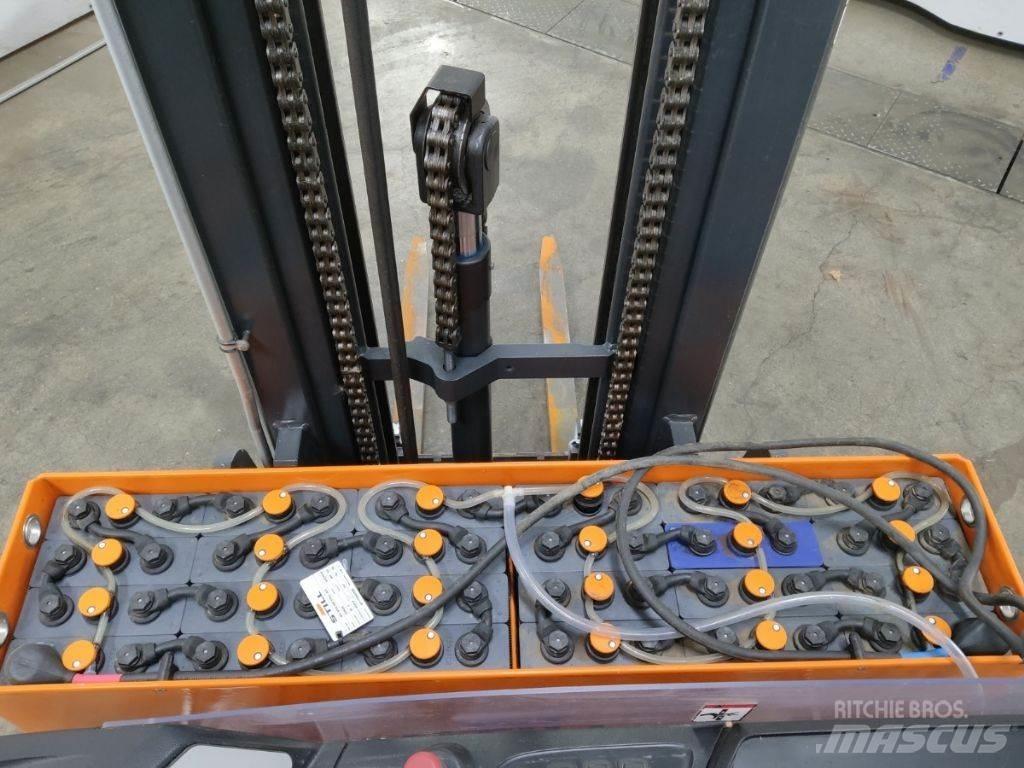 Still FM-X10 Chariot à mât rétractable