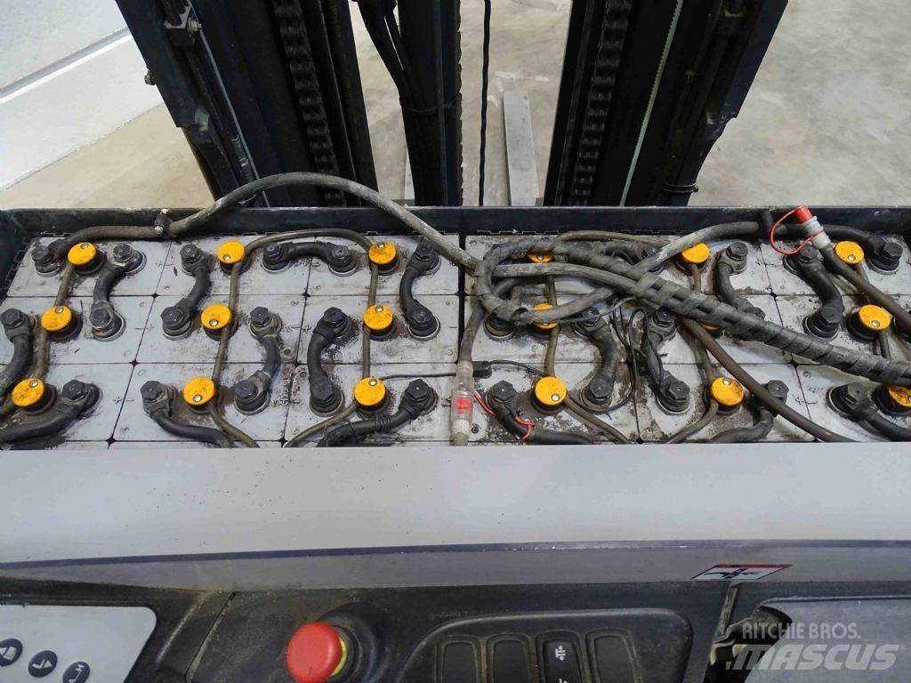 Still FM-X14 Chariot à mât rétractable