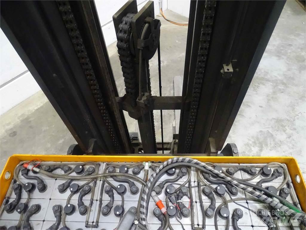 Still FM-X14 Chariot à mât rétractable