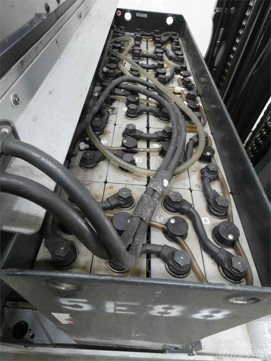 Still FM-X17 Chariot à mât rétractable