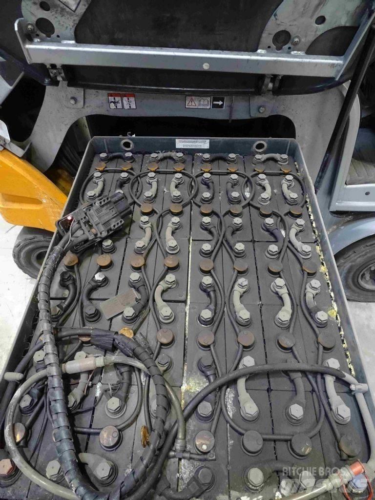 Still RX60-25 Chariots élévateurs électriques
