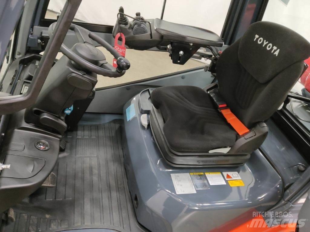 Toyota 02-8FGF30 Chariots GPL