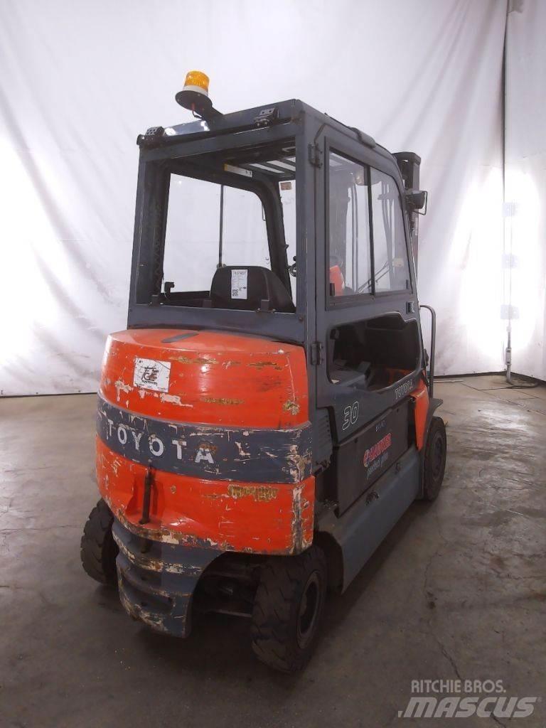 Toyota 7FBMF30 Chariots élévateurs électriques