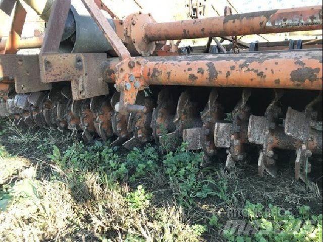Howard HR3M Déchaumeur, cultivateur